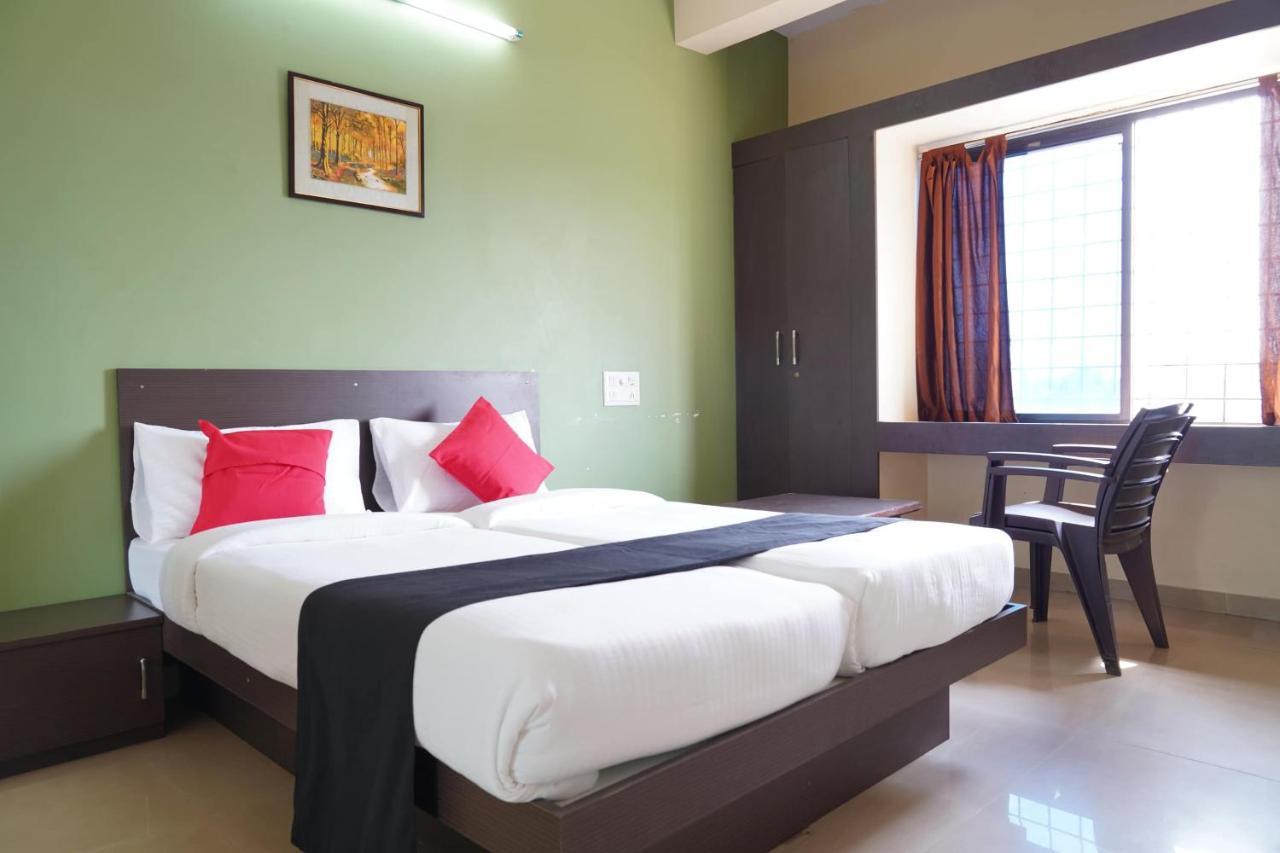 สปอต ออน 41441 ชินทุ คอมฟอร์ต Hotel Tumkur ภายนอก รูปภาพ