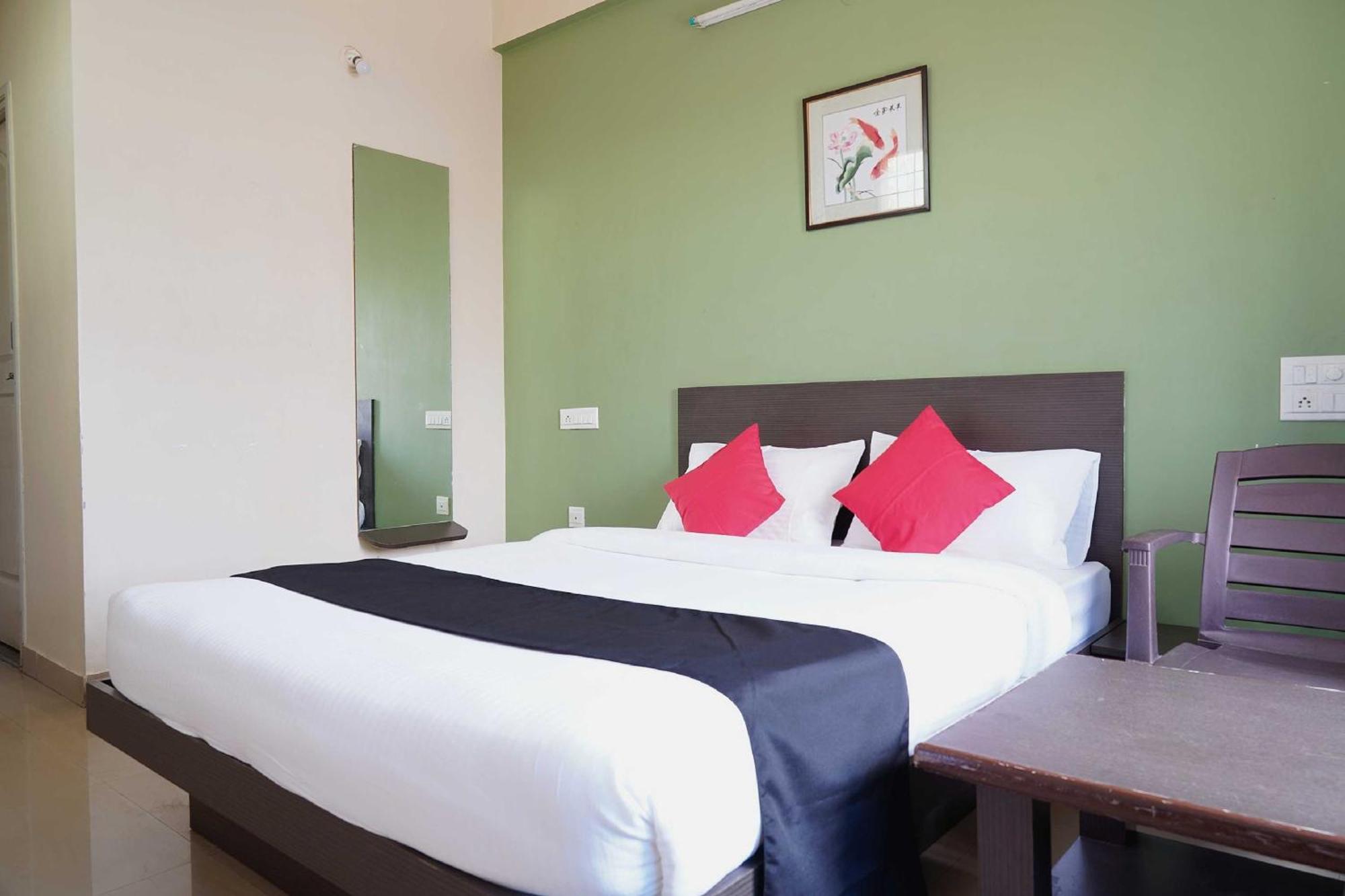 สปอต ออน 41441 ชินทุ คอมฟอร์ต Hotel Tumkur ภายนอก รูปภาพ