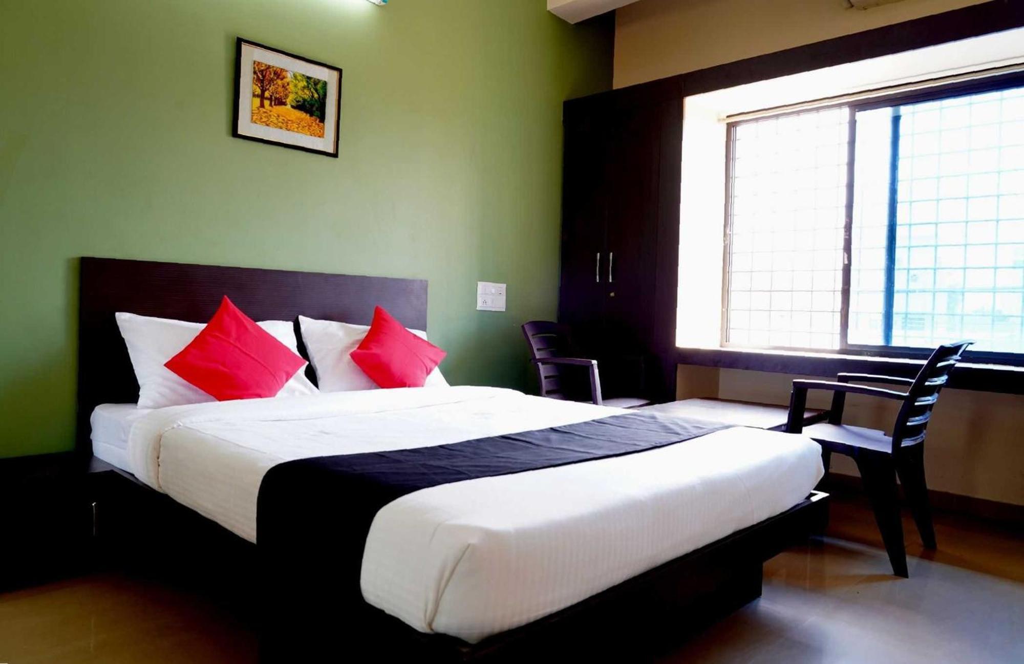 สปอต ออน 41441 ชินทุ คอมฟอร์ต Hotel Tumkur ภายนอก รูปภาพ