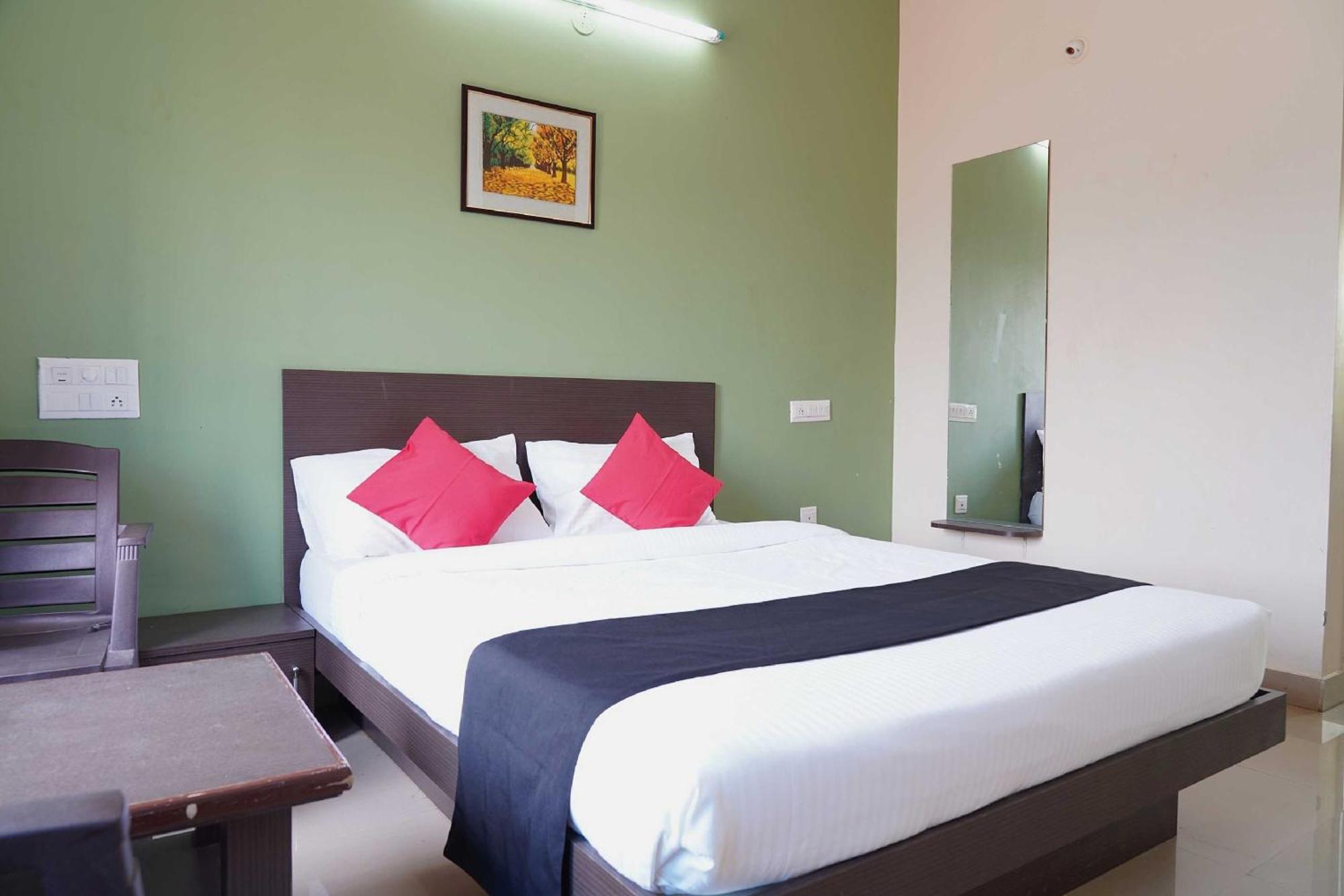 สปอต ออน 41441 ชินทุ คอมฟอร์ต Hotel Tumkur ภายนอก รูปภาพ