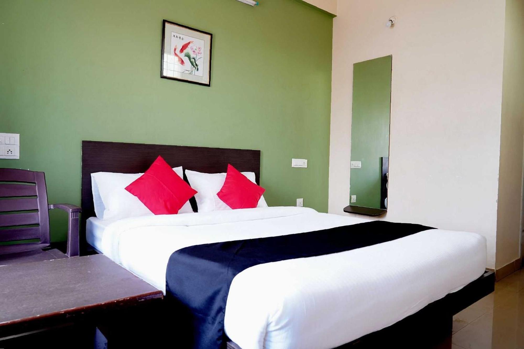 สปอต ออน 41441 ชินทุ คอมฟอร์ต Hotel Tumkur ภายนอก รูปภาพ