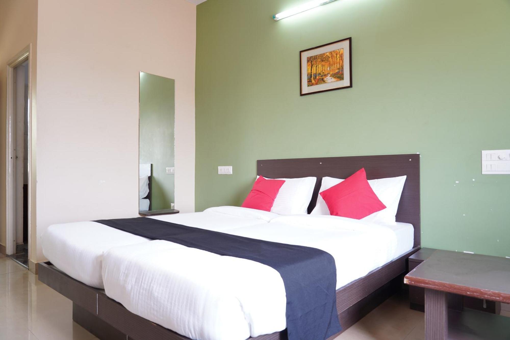 สปอต ออน 41441 ชินทุ คอมฟอร์ต Hotel Tumkur ภายนอก รูปภาพ