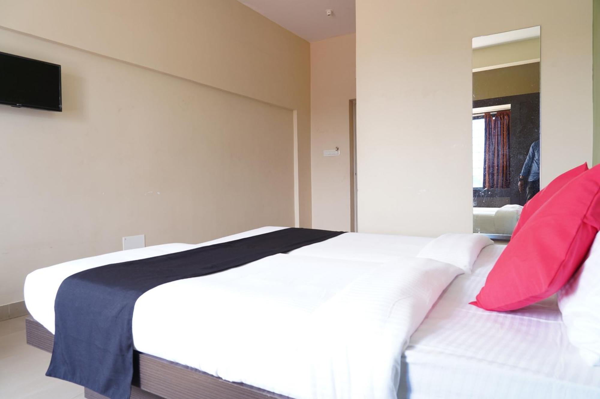 สปอต ออน 41441 ชินทุ คอมฟอร์ต Hotel Tumkur ภายนอก รูปภาพ