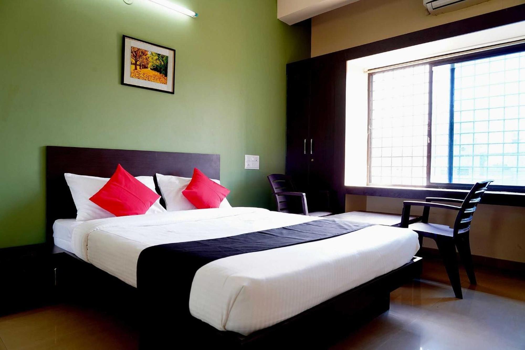 สปอต ออน 41441 ชินทุ คอมฟอร์ต Hotel Tumkur ภายนอก รูปภาพ