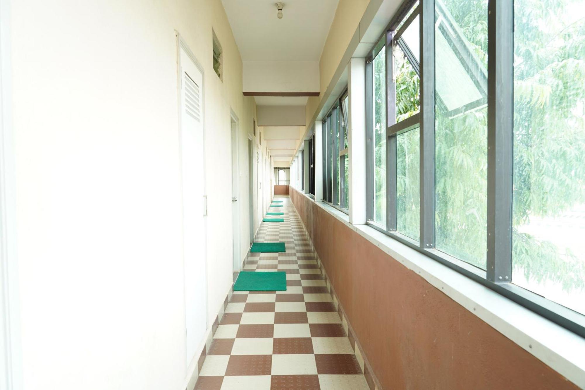 สปอต ออน 41441 ชินทุ คอมฟอร์ต Hotel Tumkur ภายนอก รูปภาพ